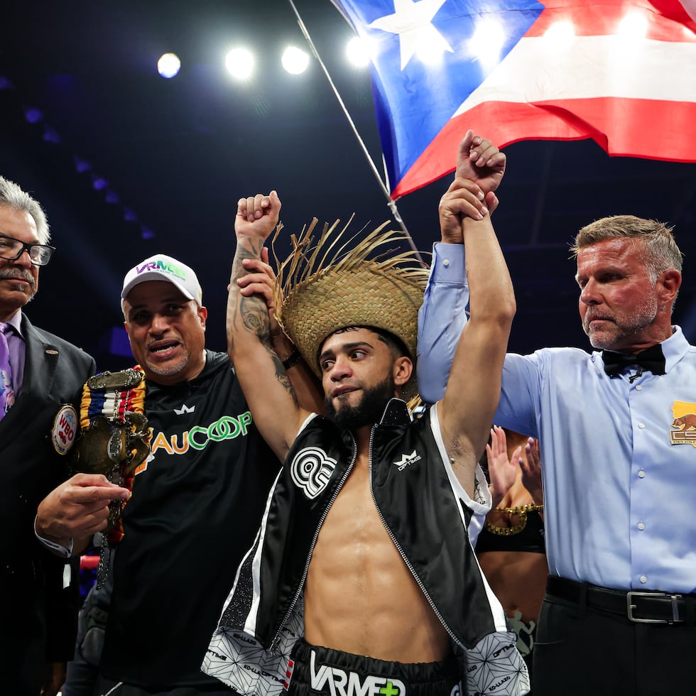 Oscar Collazo capturó el título internacional mosca vacante de la Organización Mundial de Boxeo.