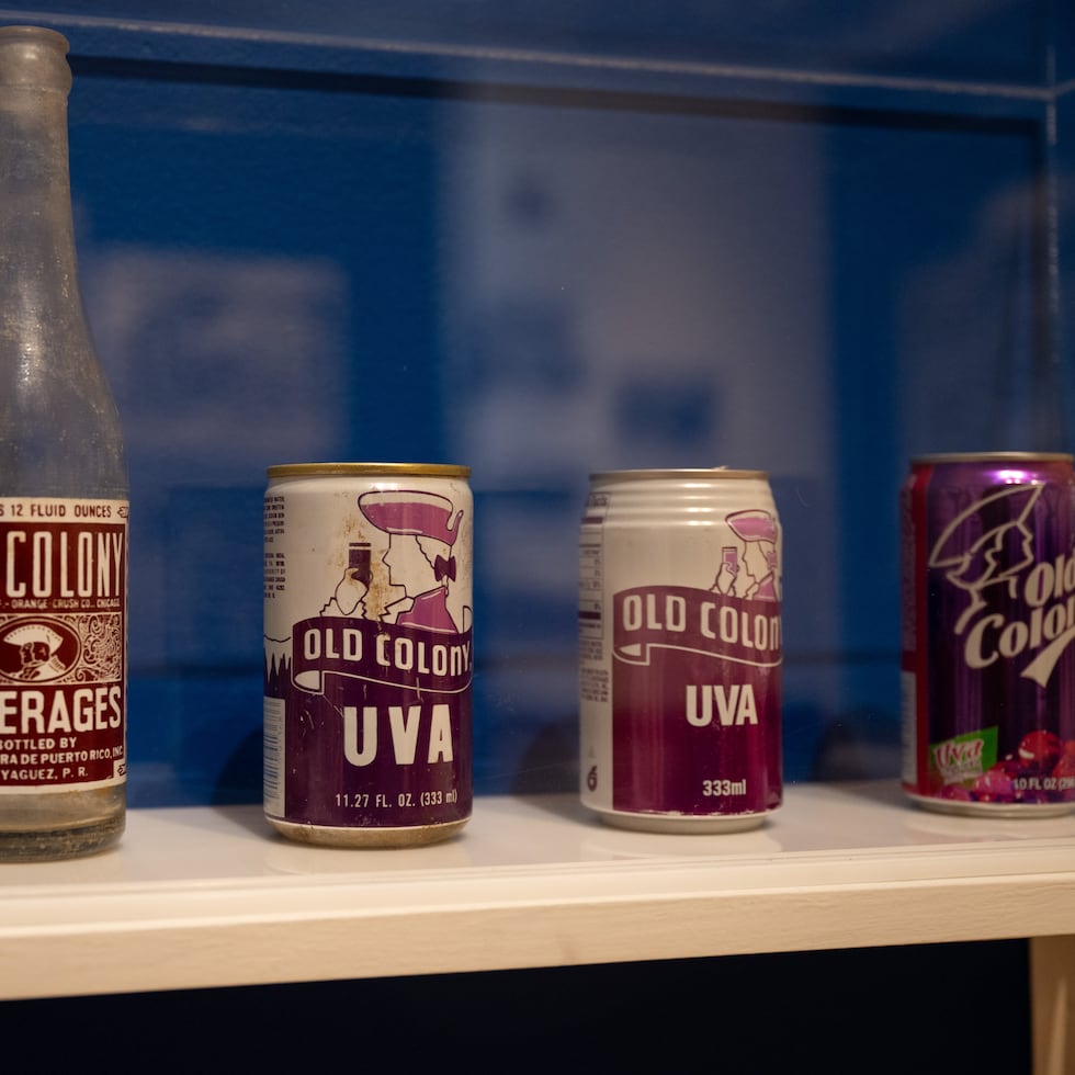 “The Museum of the Old Colony” es una instalación conceptual que utiliza una extensa selección de imágenes y objetos para confrontar el legado del “colonialismo estadounidense” en Puerto Rico desde 1898.