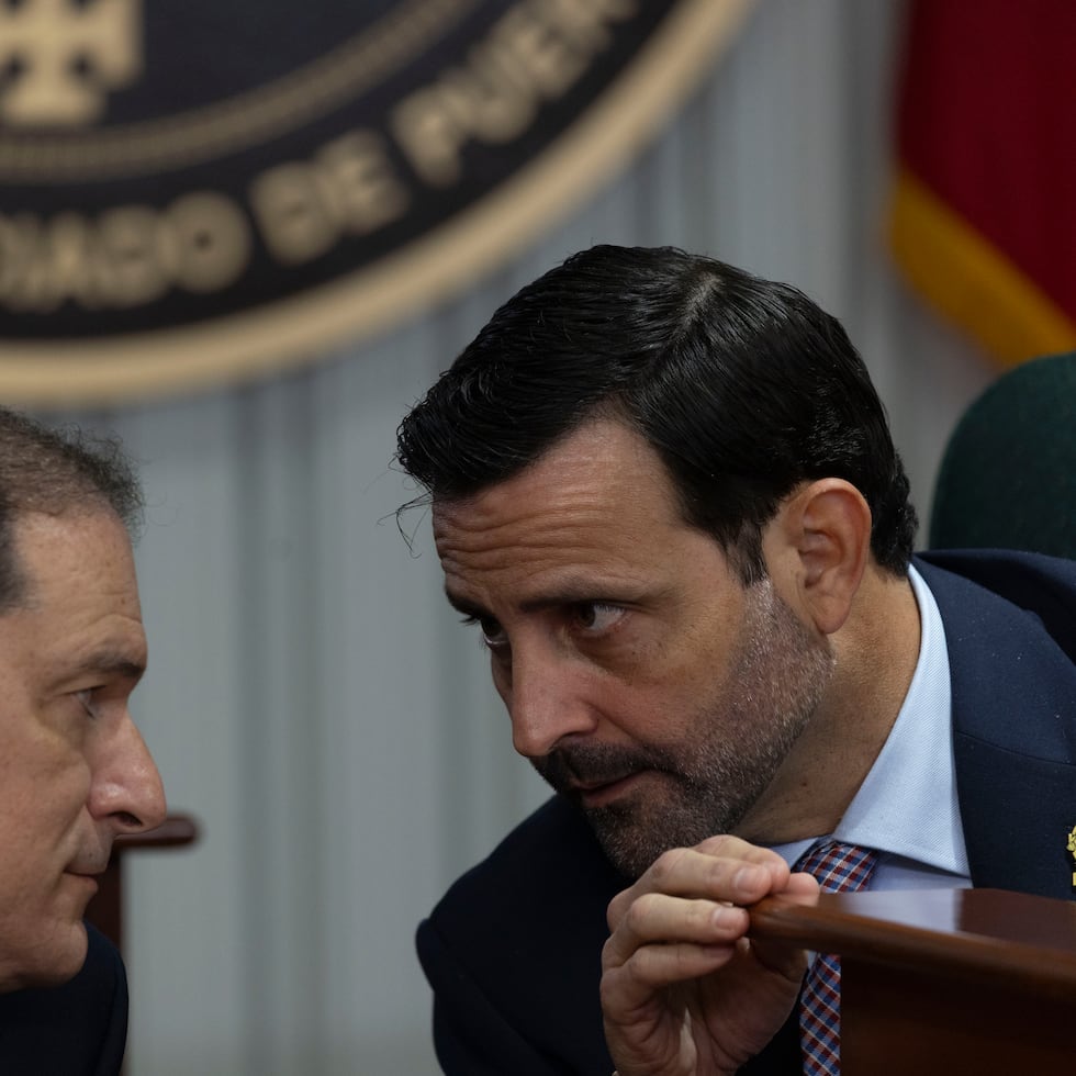 José “Che” Pérez (derecha), presidente de la comisión a cargo de evaluar el PS 63, es uno de los siete representantes del PNP que votaron contra la legislación.