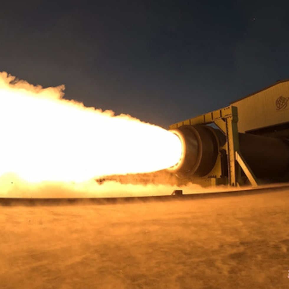 Esta foto sin fecha facilitada el 29 de marzo de 2026 por el gobierno norcoreano muestra lo que dice ser una prueba de un motor de combustible sólido en un lugar no revelado de Corea del Norte.