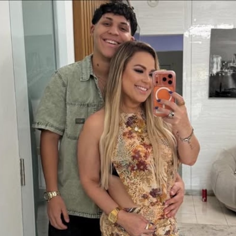 La cantante Yashira Estrella, líder de la agrupación de música tropical Grupo Ynnovacion Musical, lamentó a través de un emotivo mensaje en sus redes sociales, la muerte de su hijo Yahir Alberto Castrodad Estrella.