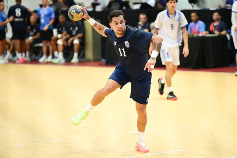 Jorge Nazario lideró la ofensiva de los boricuas contra México en semifinales (en la foto), y también en la final por el oro.
