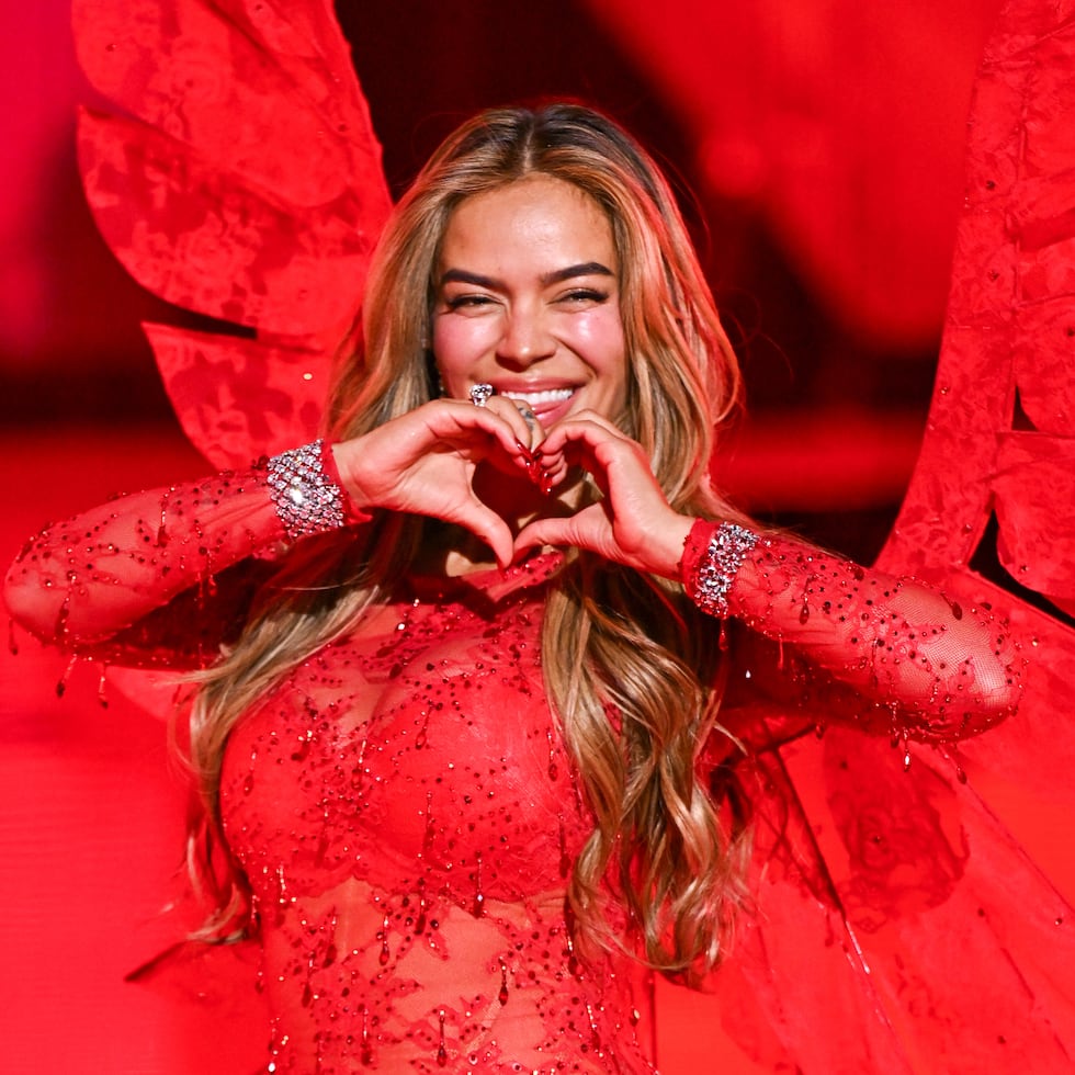 Karol G en el Victoria's Secret Fashion Show 2025.