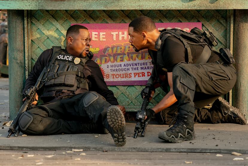 Will Smith, derecha, y Martin Lawrence en una escena de la película "Bad Boys: Ride or Die". (Frank Masi/Columbia Pictures-Sony vía AP)
