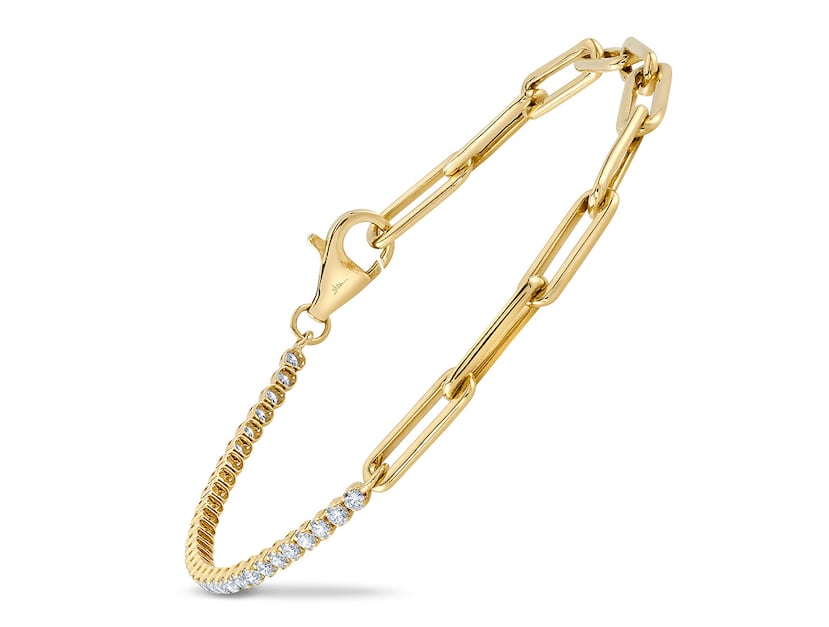 Disponible en Lido Jewelers, en el segundo nivel.