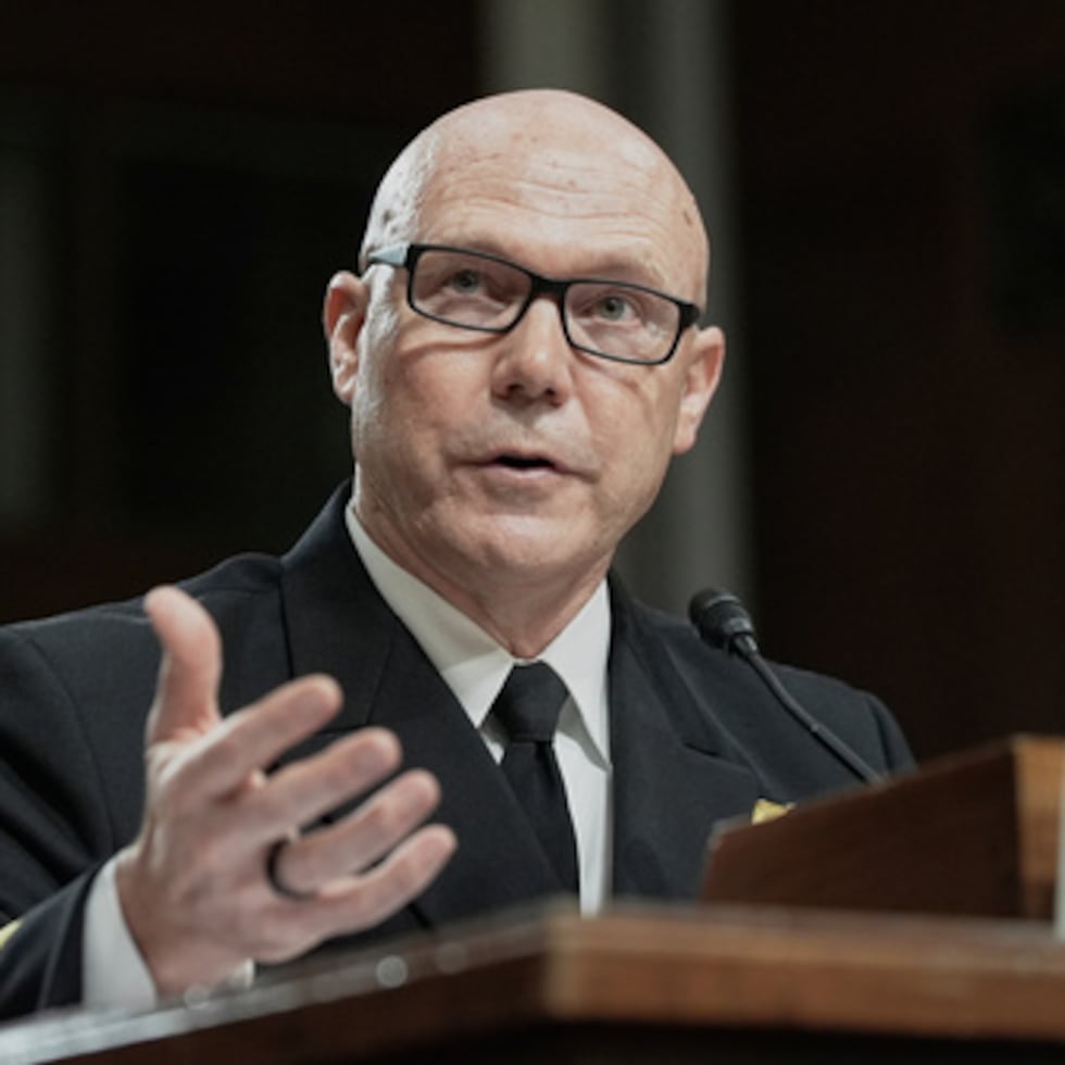 El almirante Frank M. Bradley, en el momento del ataque, Bradley era el comandante del Mando Conjunto de Operaciones Especiales.