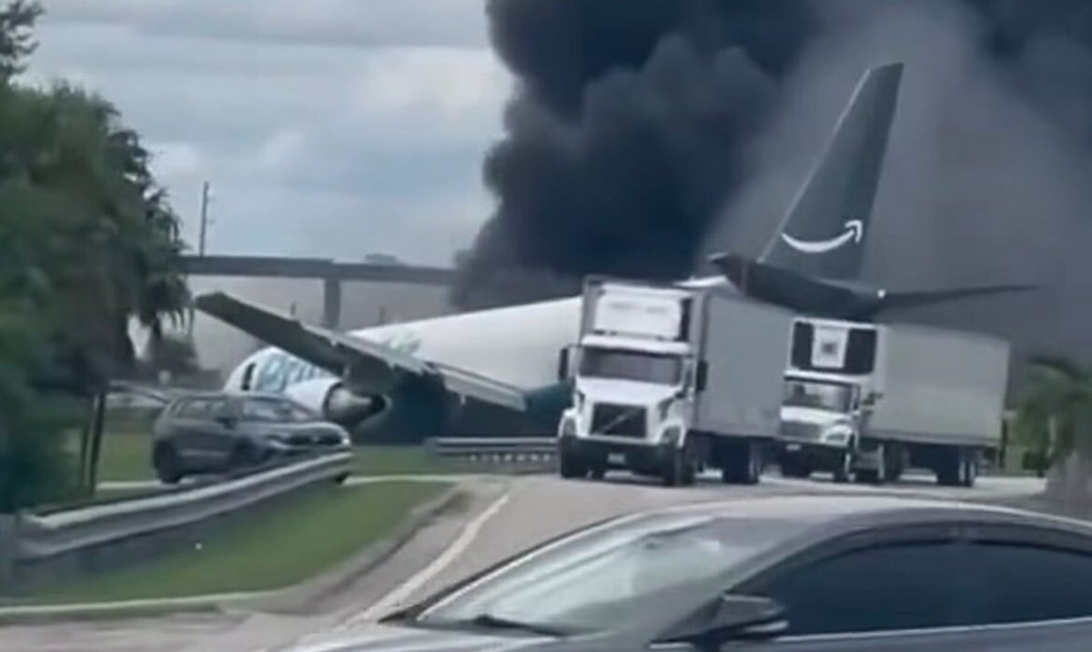 Avión de carga de Amazon que salió de San Juan se sale de la pista en Miami