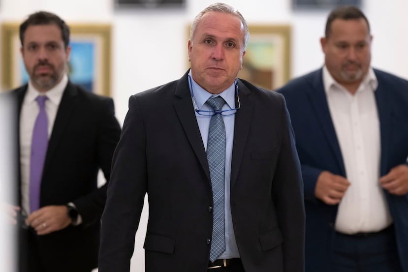 Al centro, el alcalde de Cabo Rojo, Jorge Morales Wiscovitch.