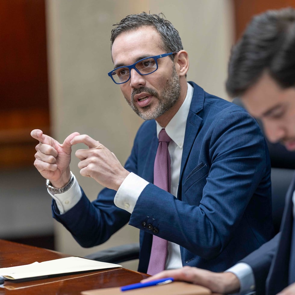 Norberto Almodóvar, former head of the OGPe, on the left, was referred along with former chief of staff Charlene Neuman Rivera, following allegations made by former secretary Sebastián Negrón Reichard, on the right.