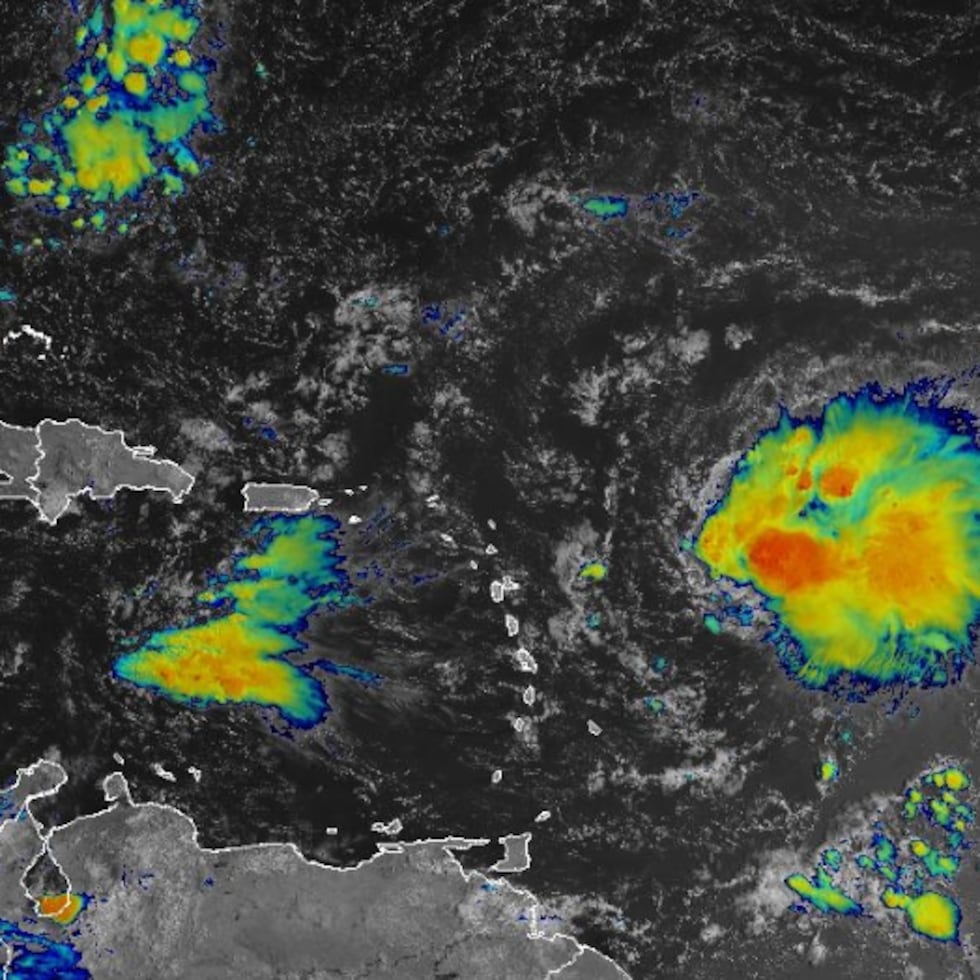 La actividad lluviosa asociada a la onda tropical podría persistir hasta el lunes.