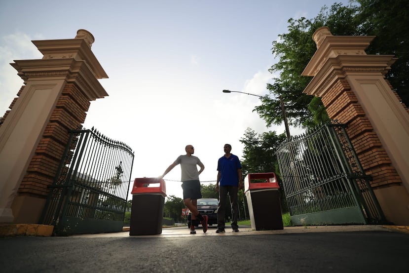 Amanecen cerrados los portones de la Universidad de Puerto Rico, Recinto de Río Piedras.