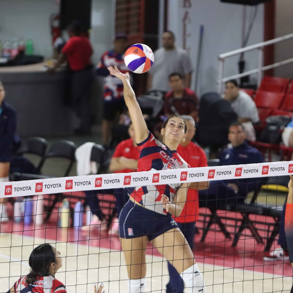 Ana Sofía Jusino en un ataque por las Criollas, que aseguraron el miércoles la segunda posición.