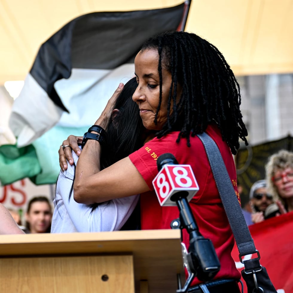 Cuando le preguntan a Kica Matos de dónde es, su respuesta inmediata es: “Yo soy de Vega Alta, Puerto Rico”. La abogada de inmigración y lideresa afroboricua forma parte de la lista de personas influyentes en 2026 de la revista Time.