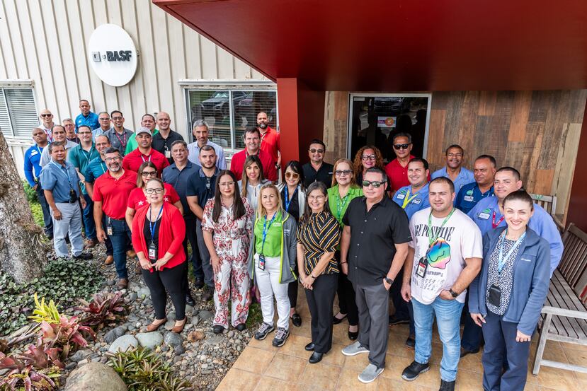 Parte del grupo de empleados que labora día a día en BASF Agricultural Products.