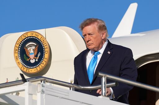 Imagen de la cobertura de: Encuestas muestran baja aprobación de Donald Trump entre hispanos y en Estados Unidos