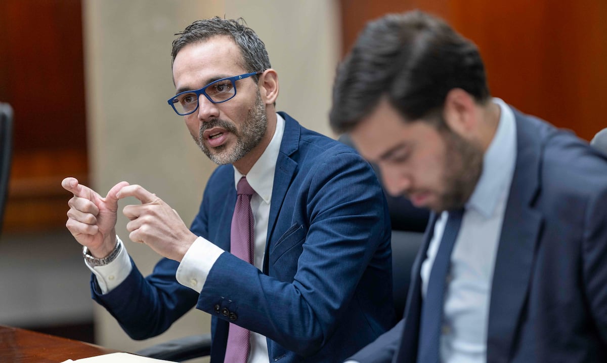 Investigación interna del DDEC revela supuesta interferencia de funcionarios del gobierno