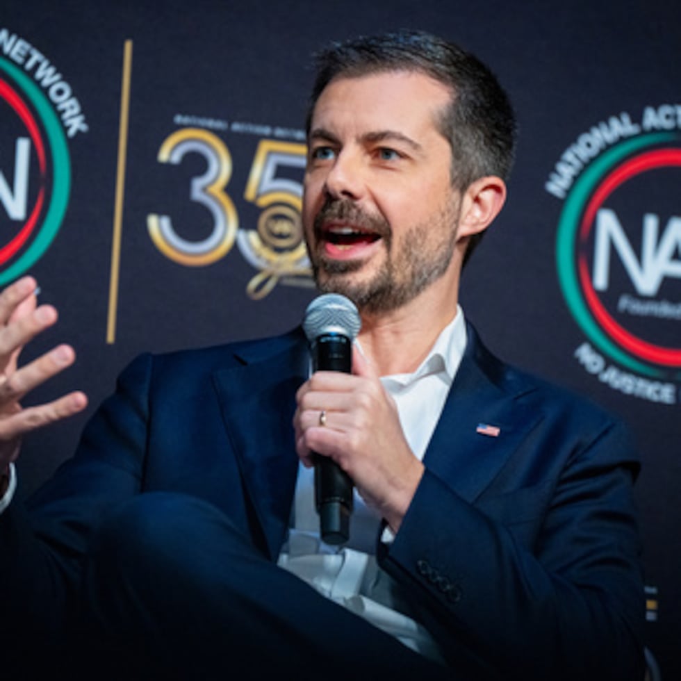 El exsecretario de Transporte Pete Buttigieg interviene en la convención de la National Action Network (NAN) celebrada en Nueva York.