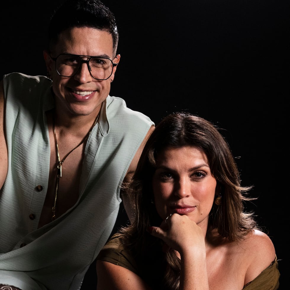 Janina Irizarry y Fabián Torres no pudieron ocultar la emoción de reencontrarse con sus compañeros ganadores en el escenario.