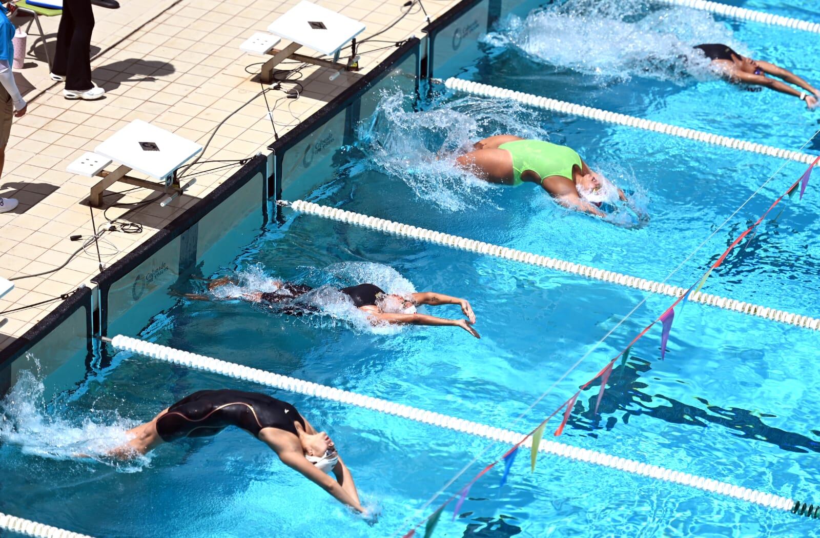 Imagen de la cobertura de: DRD cierra parcialmente piscinas en Round Hill y Country Club por racionamiento de agua