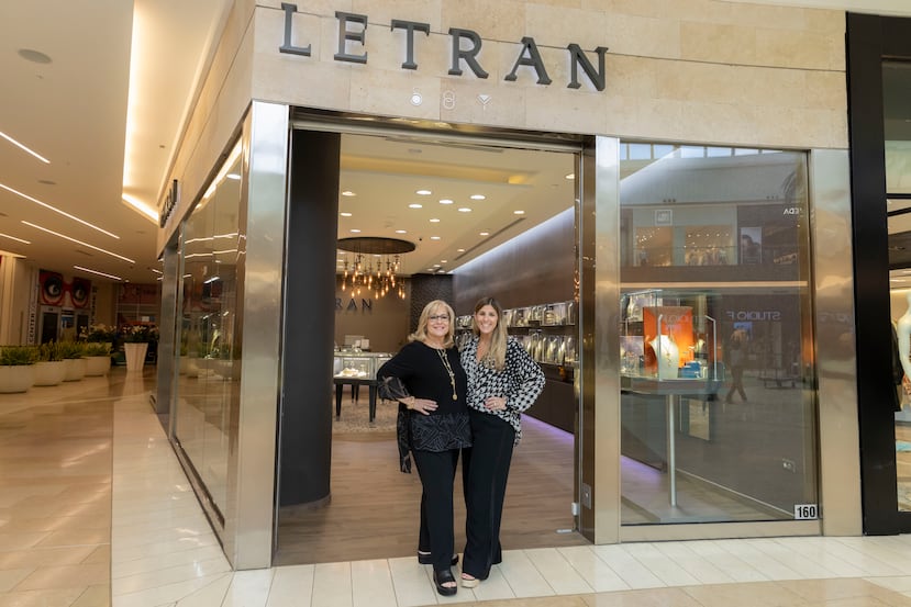 Gloria y Josefina González sontinúan el legado familiar en la Joyería Letran, en The Mall of San Juan.