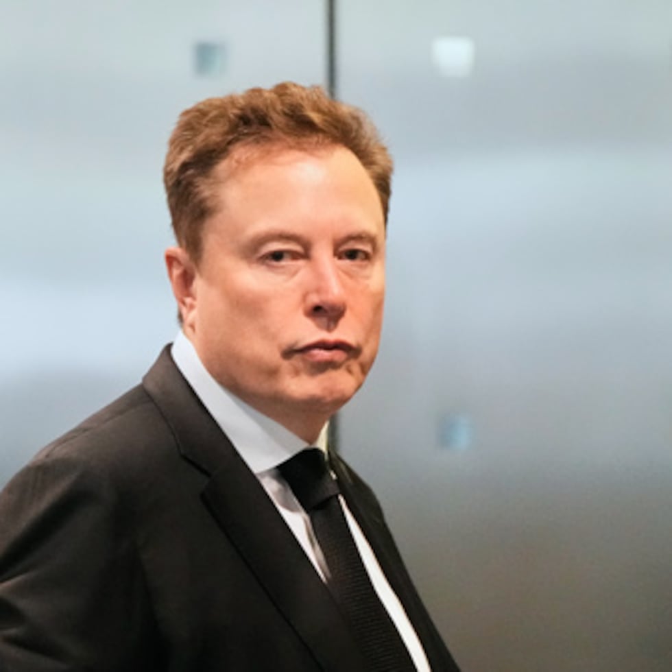 Elon Musk llega al Tribunal de Distrito de EE.UU. en Oakland, California, el martes 28 de abril de 2026. (AP Photo/Godofredo A. Vásquez)