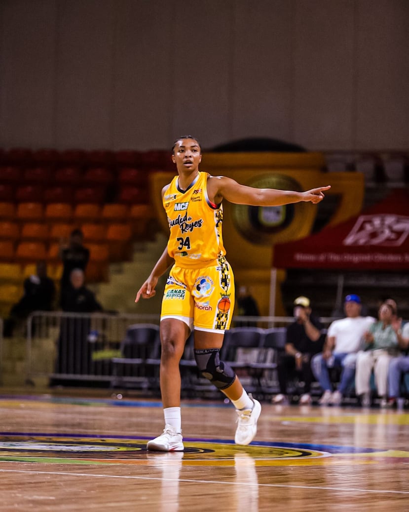 Imani McGee tuvo registros de 21.4 puntos y 15.5 rebotes en la temporada 2025.