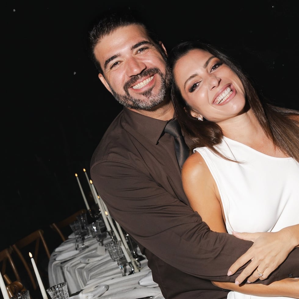 Alexandra Lúgaro y Carlos Mercader Pérez celebraron su compromiso rodeados de familiares y amigos.