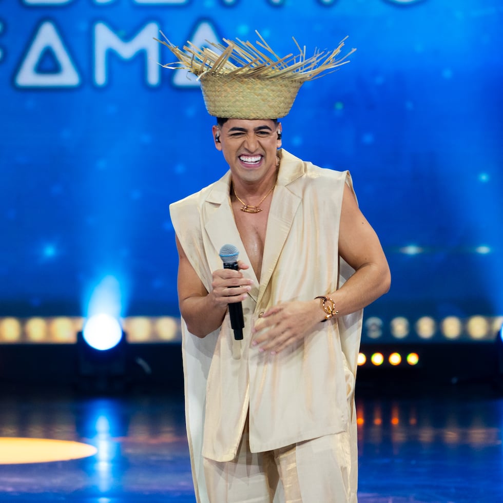 Una de las presentaciones más recordadas de Dionicio fue "Pégate" de Ricky Martin.