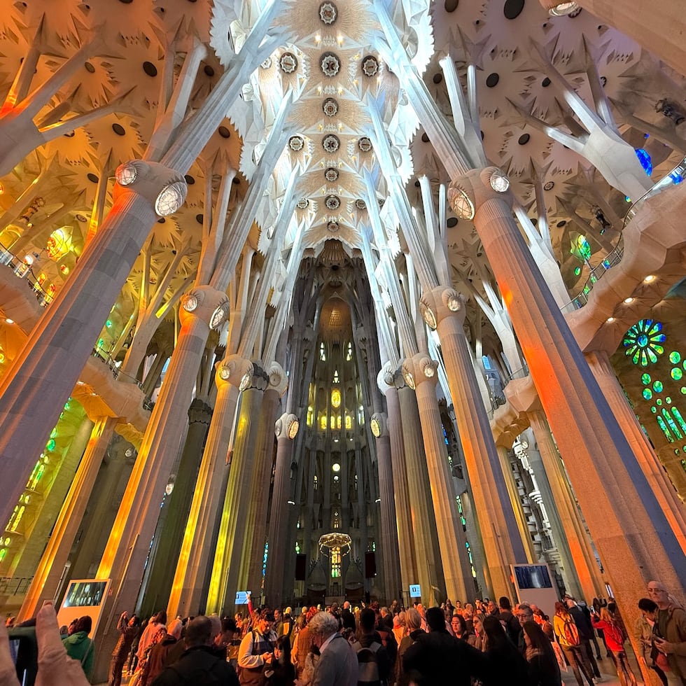 Interior de la Sagrada Familia en Barcelona.