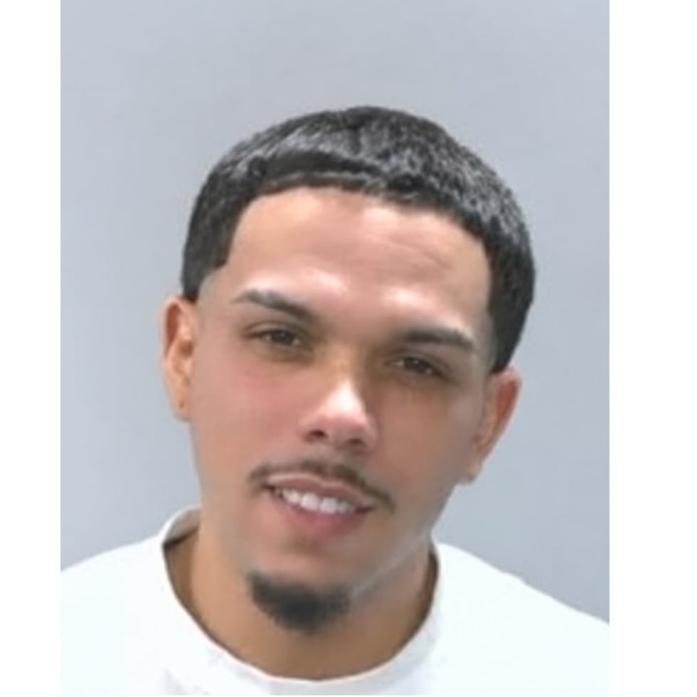 Kenneth Zavala Esquilín, de 22 años y residente de San Juan, fue imputado en ausencia por asesinato en primer grado.