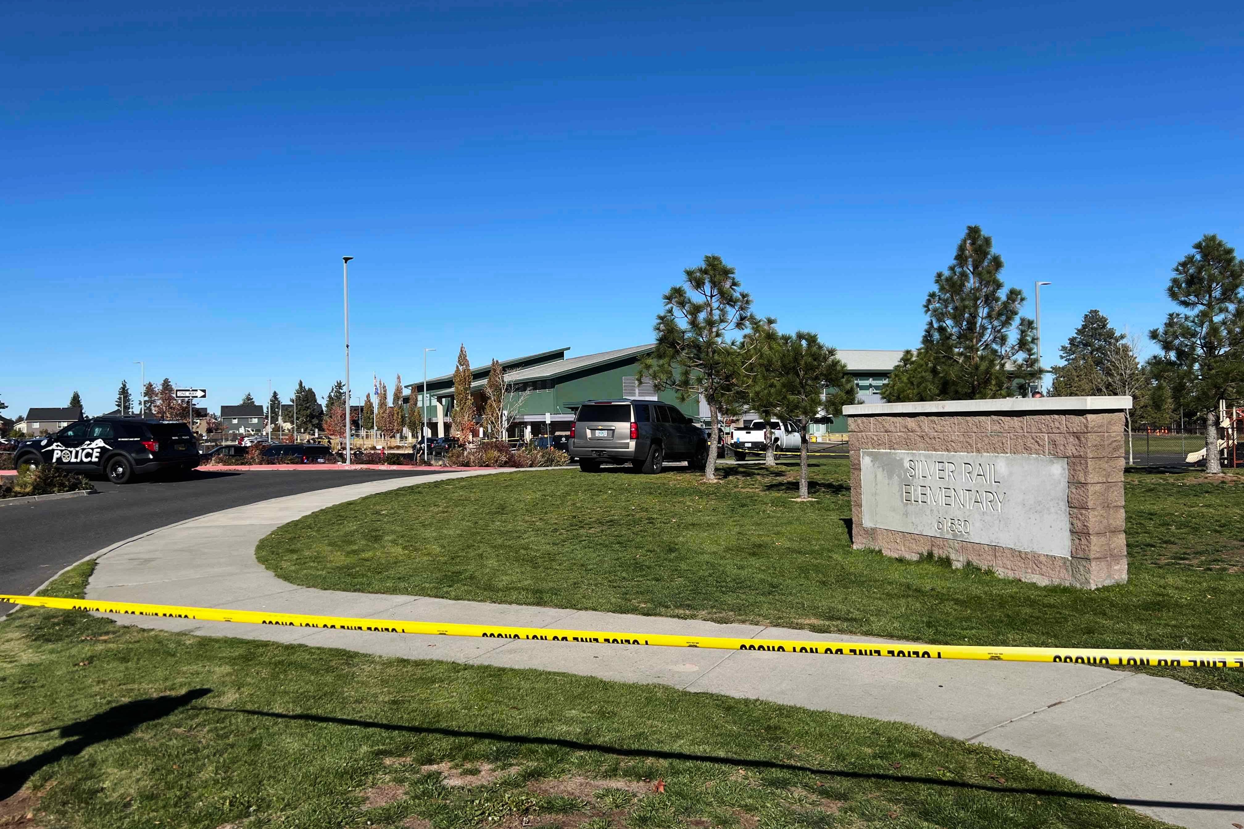 Mueren tres menores y un adulto en tiroteo escolar en Oregón