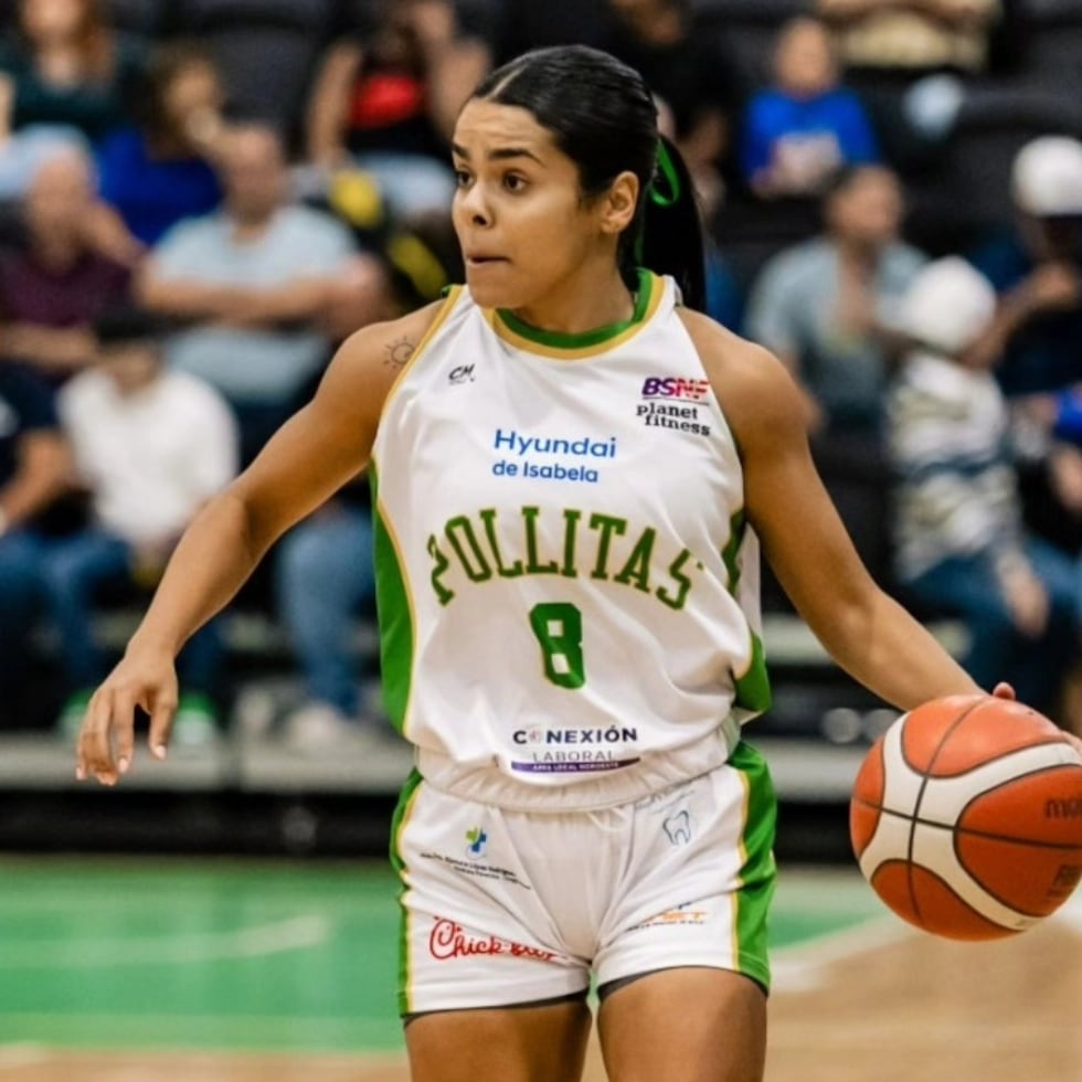 Nina De León, jugadora de las Pollitas de Isabela.