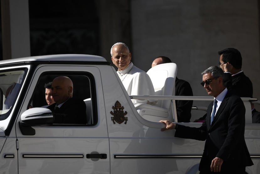 Así luce el papamóvil que utiliza el Papa León XIV.
