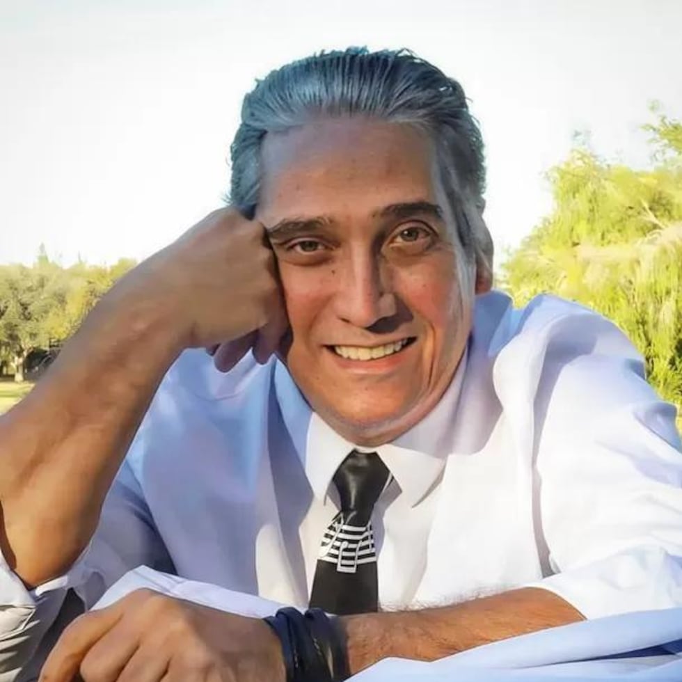 El cantante y actor Guillermo Dávila, presentará sus inolvidables éxitos musicales.