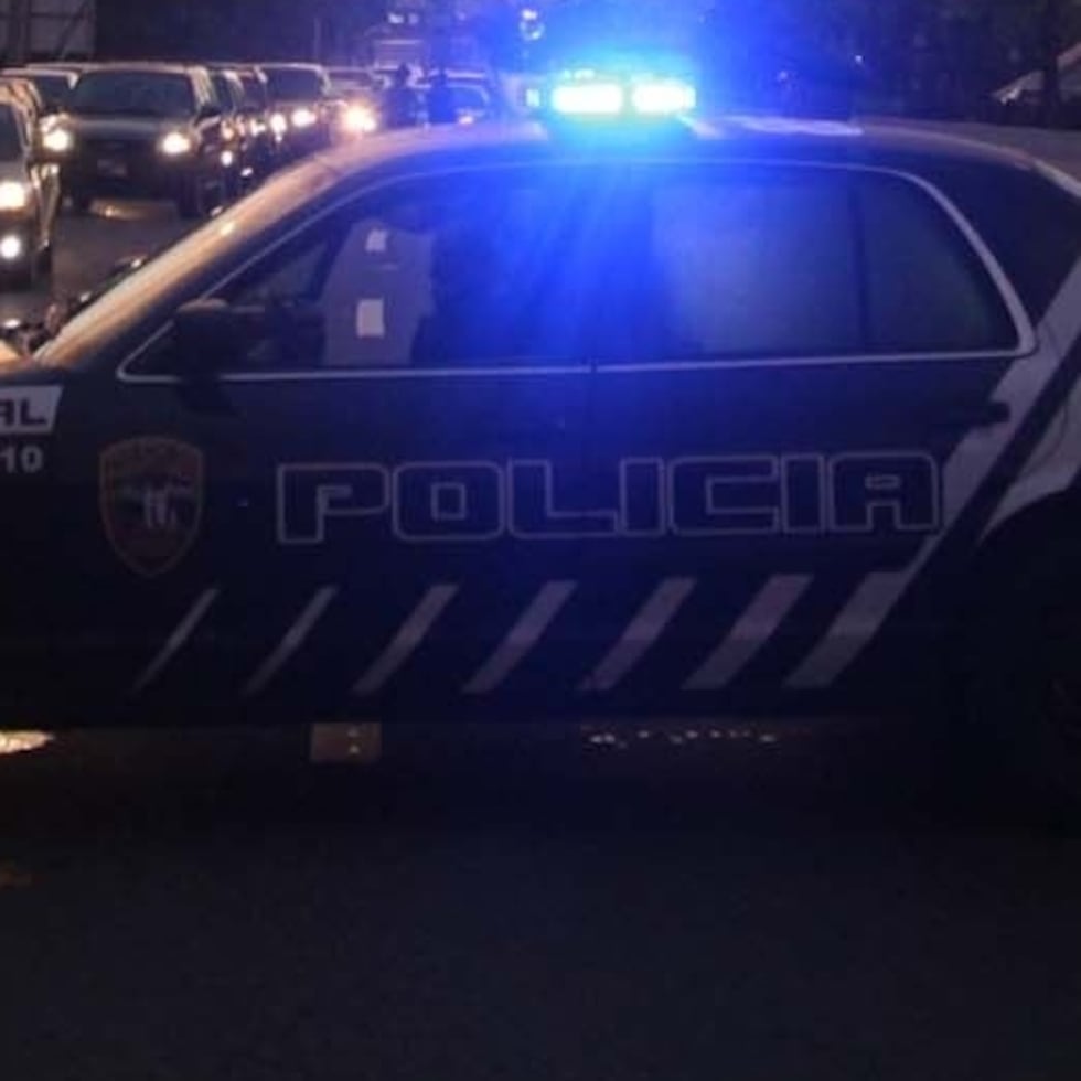 Los hechos se reportaron a eso de la 1:57 a.m. del sábado, cuando el paramédico fue impactado por un joven de 18 años de edad que conducía un auto Nissan Versa.