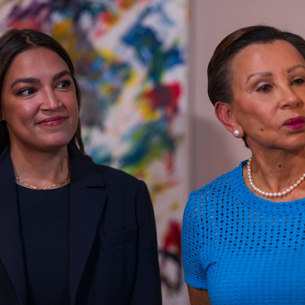 Las congresistas boricuas Alexandria Ocasio Cortez y Nydia Velázquez afirmaron que cualquier legislación debe buscar la descolonización de Puerto Rico.
