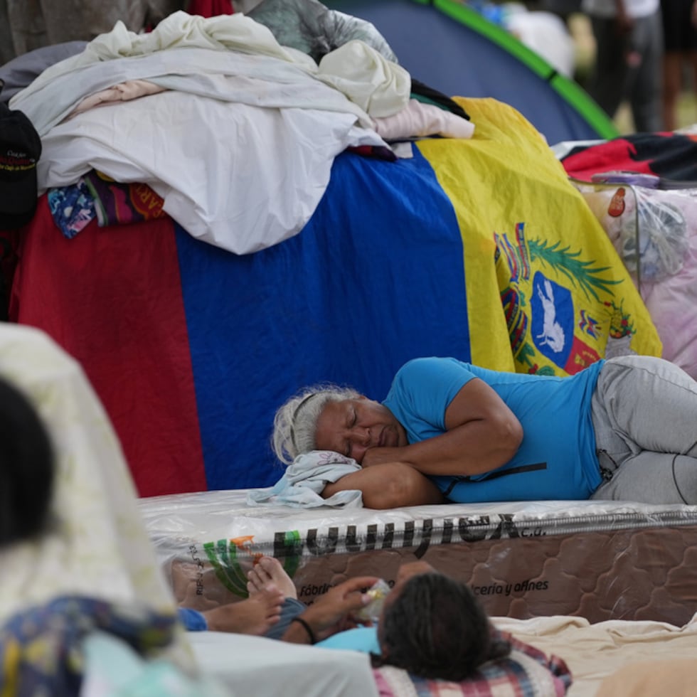 En redes sociales son constantes la publicaciones de fotografías y datos de personas que no han sido localizadas tras el terremoto, la mayoría de ellas vistas por últimas vez en La Guaira.