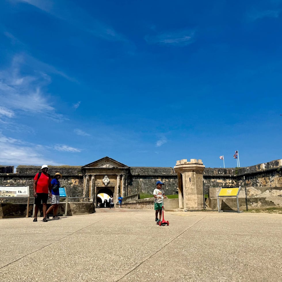 The San Felipe del Morro castle and its forts were reopened at 9:00 a.m. on October 18.