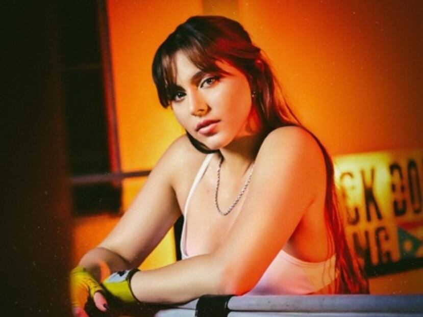 La cantante Azüley lanzó recientemente su primer EP, titulado "Ying Yang".