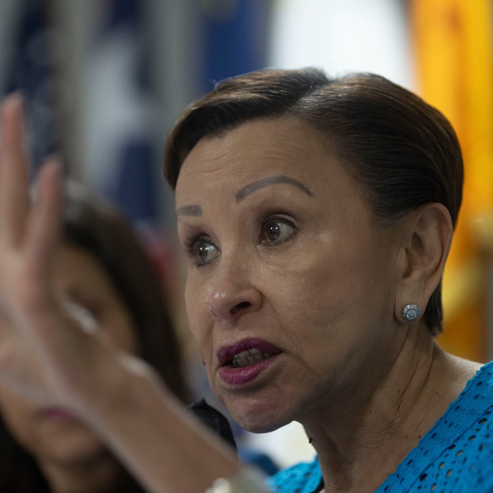 Nydia Velázquez argued that “making agency work easier at the expense of the little transparency that exists does not serve the public’s best interest.”