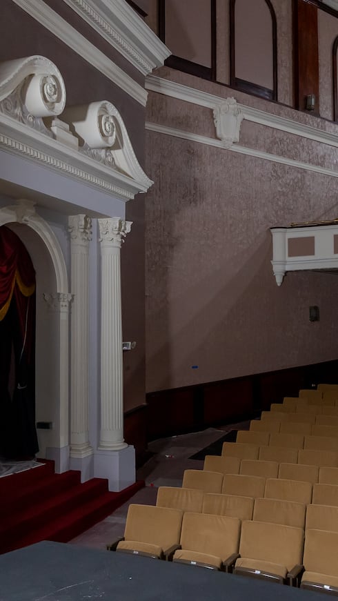 La sala principal tendrá capacidad para alrededor de 1,047 personas y sus butacas fueron retapizadas como parte de los trabajos.