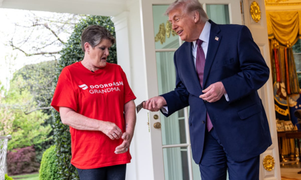 ¿Cuánto fue? Esta es la propina que Donald Trump dio a una conductora de DoorDash que le llevó McDonald’s a la Casa Blanca