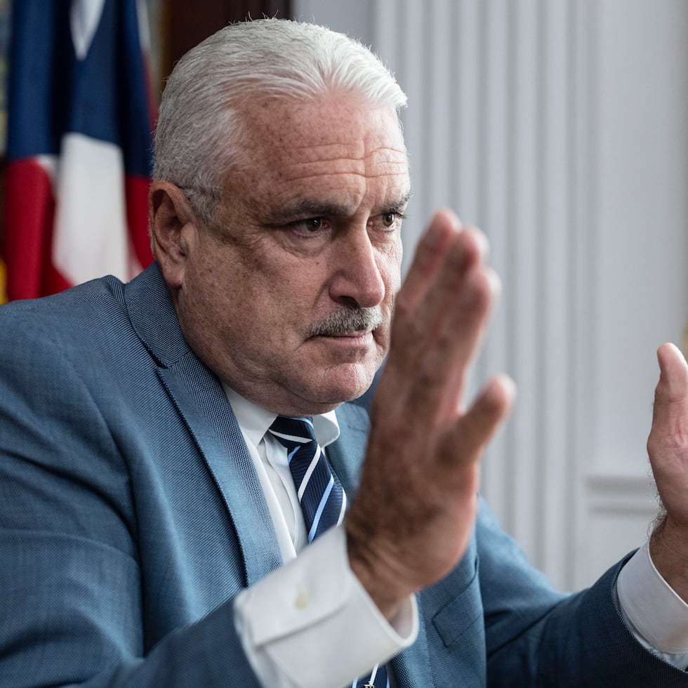 El presidente senatorial, Thomas Rivera Schatz, ha sostenido reuniones con los grupos de interés en el tema de permisos y reconoció que uno de los puntos más controversiales al momento es la definición de la Zona Marítimo Terrestre (ZMT).