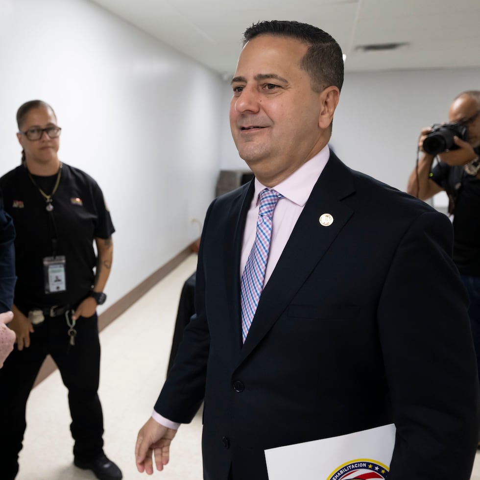 El aún secretario Francisco Quiñones Rivera habló con oficiales correccionales el martes, cuando se anunció su nuevo nombramiento que lo haría salir del DCR.
