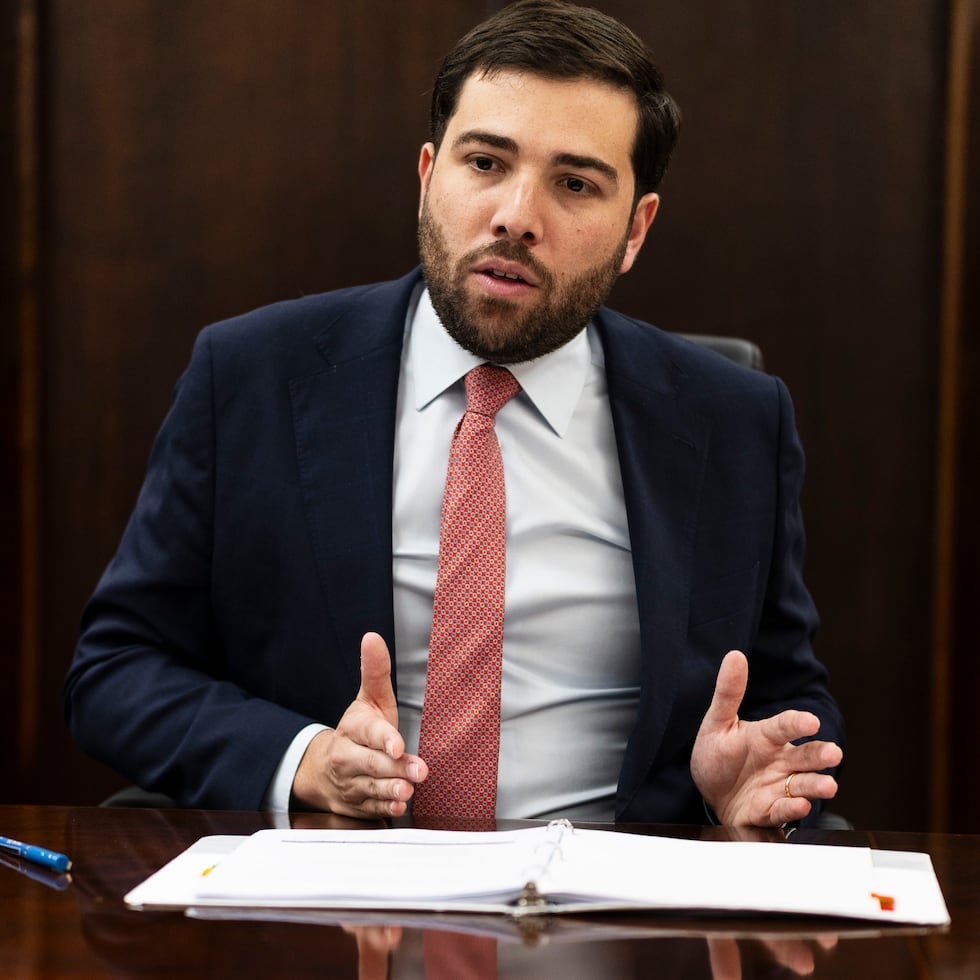 Al someter su declaración jurada este jueves, el exsecretario del DDEC Sebastián Negrón Reichard cumplió con un requerimiento del presidente del Senado, Thomas Rivera Schatz.