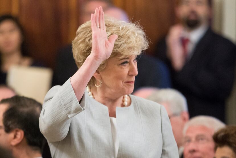 La secretaria de Educación, Linda McMahon, indicó en un comunicado que las excedencias contempladas reflejan el compromiso de su gabinete con la eficiencia y la rendición de cuentas.