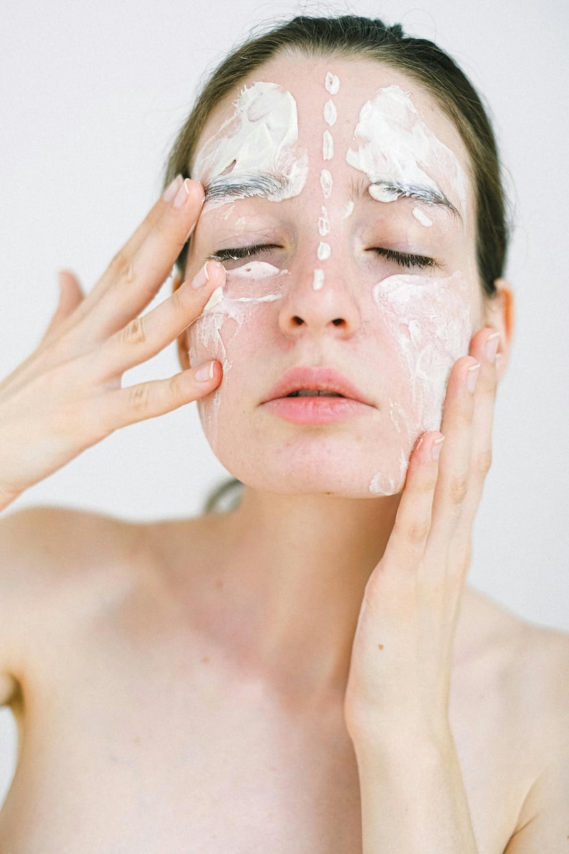 La protección solar juega un papel clave en mantener buenos niveles de hidratación en la piel. Foto cedida por Cottonbro