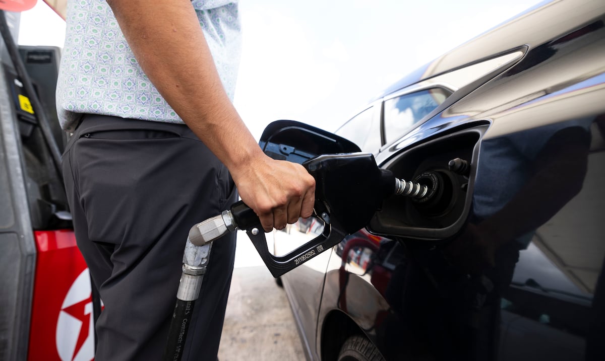 Precio de la gasolina comienza a bajar en Puerto Rico tras acuerdo entre EE.UU. e Irán