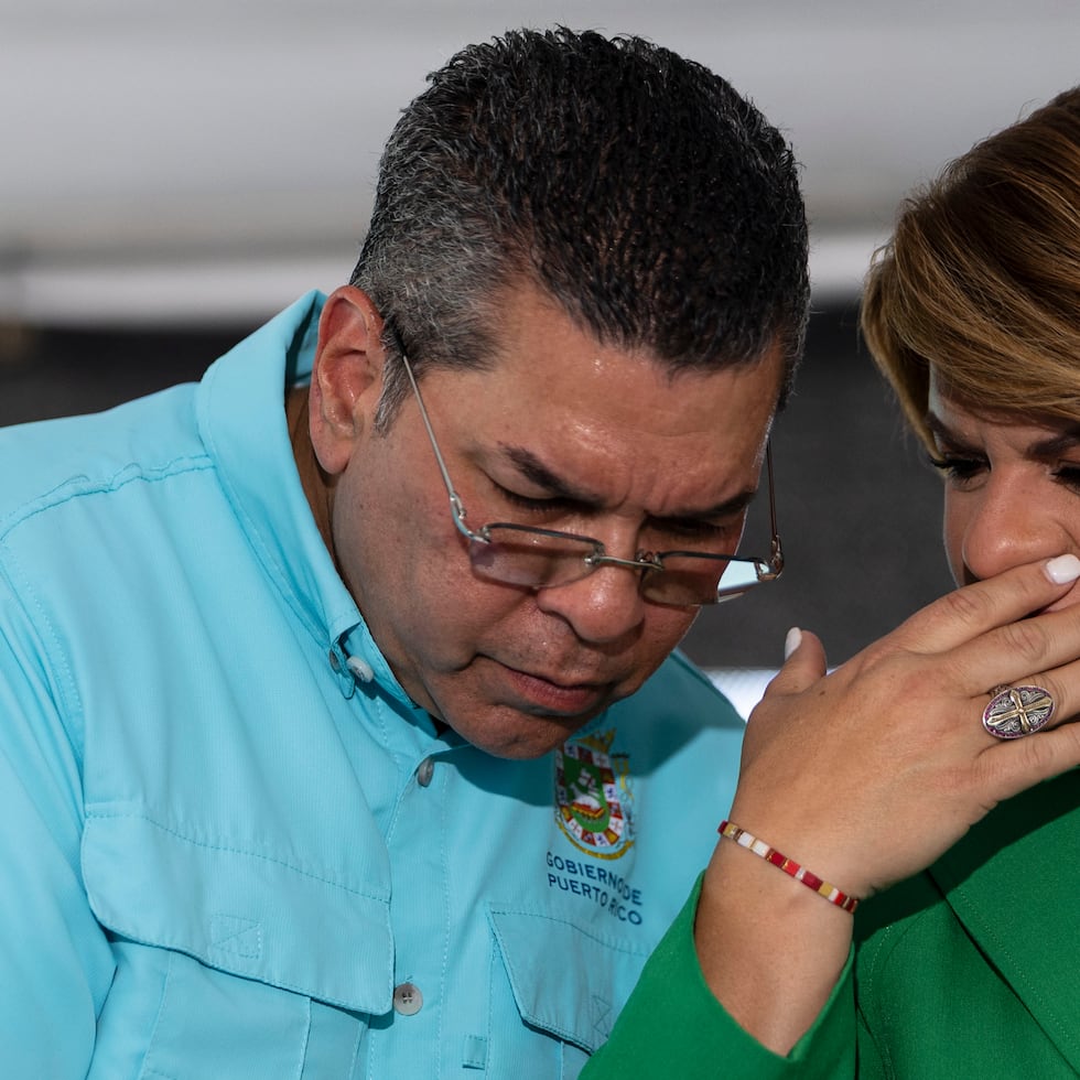 Executive Director of the Public-Private Partnerships Authority, Josué Colón, shares a moment with Governor Jenniffer González during an event on Wednesday at the Aguirre power plant in Salinas.