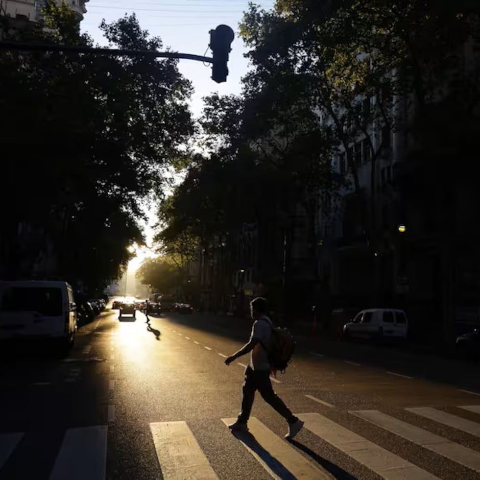 Una falla en una subestación de Edenor dejó sin electricidad a cerca de un millón de usuarios, lo que afecta a unos cuatro millones de personas.